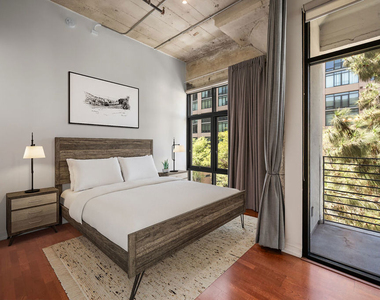 330 W 11th Street - Photo Thumbnail 8
