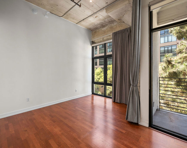 330 W 11th Street - Photo Thumbnail 9