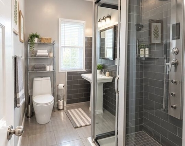 1528 W 28th Street - Photo Thumbnail 3