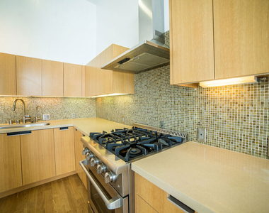 8 Brooks Avenue - Photo Thumbnail 14