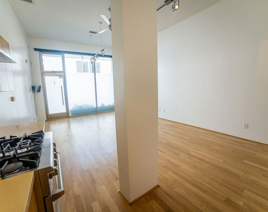8 Brooks Avenue - Photo Thumbnail 7