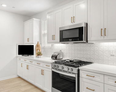 768 Daniel Freeman Circle - Photo Thumbnail 25