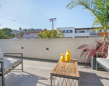 8210 Fountain Avenue - Photo Thumbnail 10
