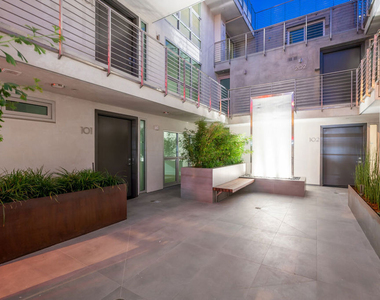 8210 Fountain Avenue - Photo Thumbnail 29