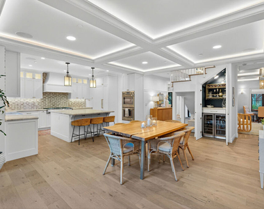 1733 Robson Avenue - Photo Thumbnail 4