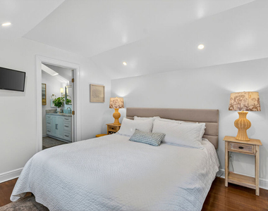 1733 Robson Avenue - Photo Thumbnail 47