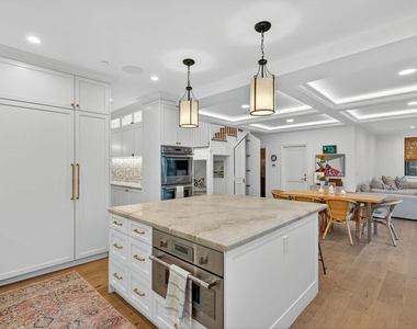 1733 Robson Avenue - Photo Thumbnail 8