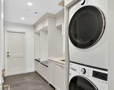 1733 Robson Avenue - Photo Thumbnail 22