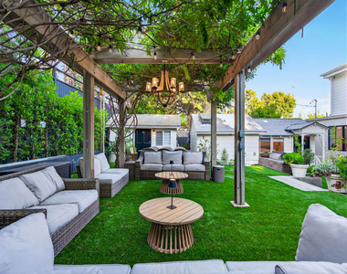1733 Robson Avenue - Photo Thumbnail 45