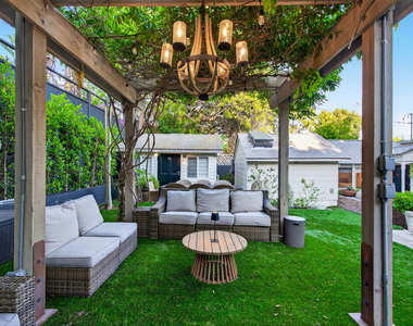 1733 Robson Avenue - Photo Thumbnail 43