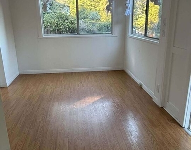 1961 Echo Park Avenue - Photo Thumbnail 4
