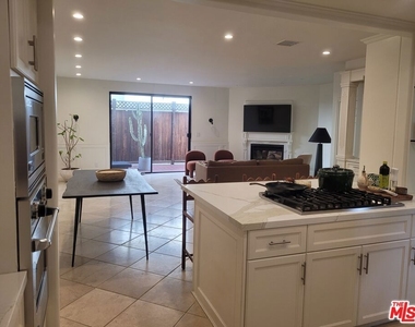 818 14th Street - Photo Thumbnail 32
