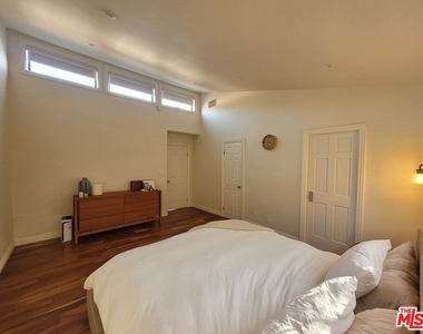 818 14th Street - Photo Thumbnail 27