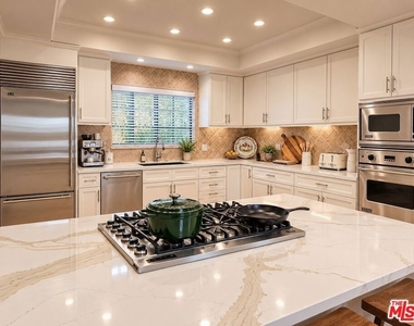 818 14th Street - Photo Thumbnail 6