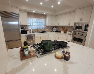 818 14th Street - Photo Thumbnail 33