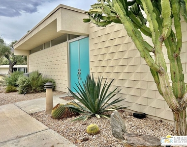 334 Desert Lakes Drive - Photo Thumbnail 1