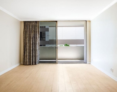 10433 Wilshire Boulevard - Photo Thumbnail 8