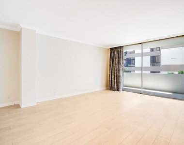10433 Wilshire Boulevard - Photo Thumbnail 13