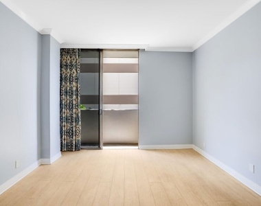 10433 Wilshire Boulevard - Photo Thumbnail 29