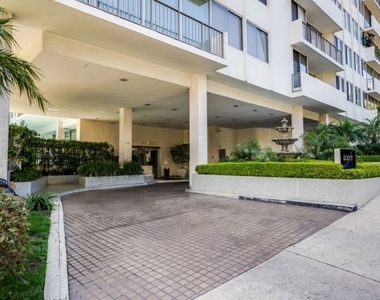 10433 Wilshire Boulevard - Photo Thumbnail 2