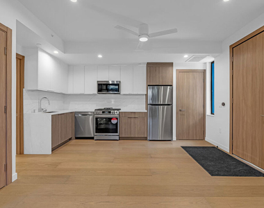 1257 N Detroit Street - Photo Thumbnail 7