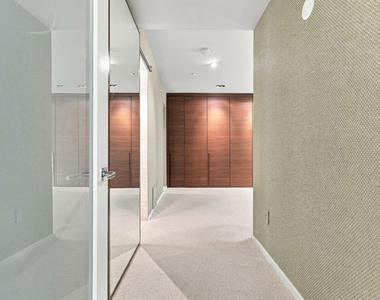 870 Haverford Avenue - Photo Thumbnail 36