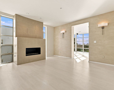 870 Haverford Avenue - Photo Thumbnail 3