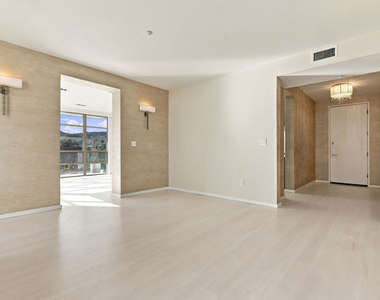 870 Haverford Avenue - Photo Thumbnail 16