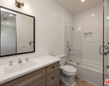 14806 Sutton Street - Photo Thumbnail 18