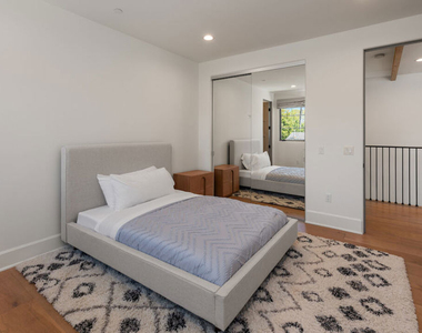 14806 Sutton Street - Photo Thumbnail 17