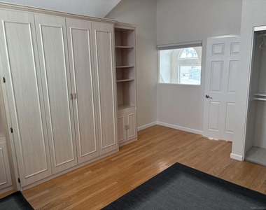 374 Orange Ave - Photo Thumbnail 8