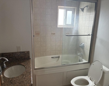 374 Orange Ave - Photo Thumbnail 11