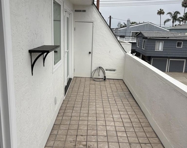 374 Orange Ave - Photo Thumbnail 5