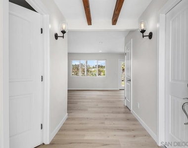 1020 Nolbey St - Photo Thumbnail 3