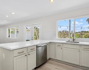 1020 Nolbey St - Photo Thumbnail 12