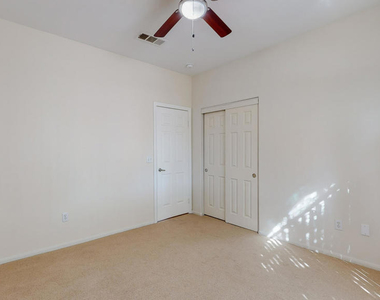 9319 Vista Del Valle - Photo Thumbnail 28