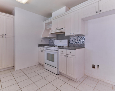 9464 Valencia Drive - Photo Thumbnail 10