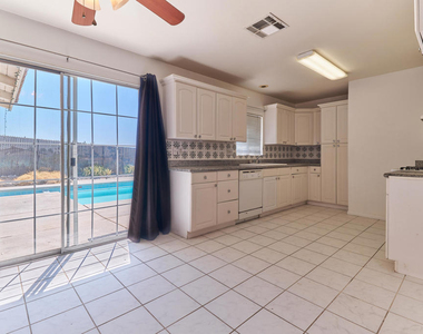 9464 Valencia Drive - Photo Thumbnail 11