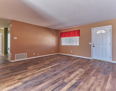 9464 Valencia Drive - Photo Thumbnail 12