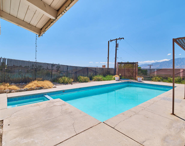 9464 Valencia Drive - Photo Thumbnail 5