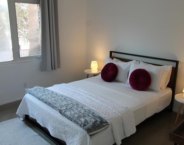 278 N Sunset Way - Photo Thumbnail 9