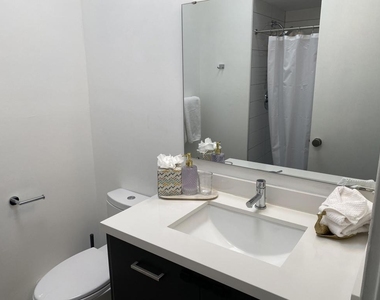 278 N Sunset Way - Photo Thumbnail 11
