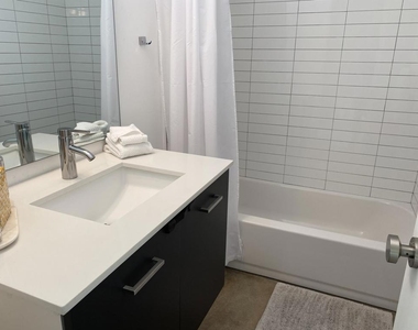278 N Sunset Way - Photo Thumbnail 8