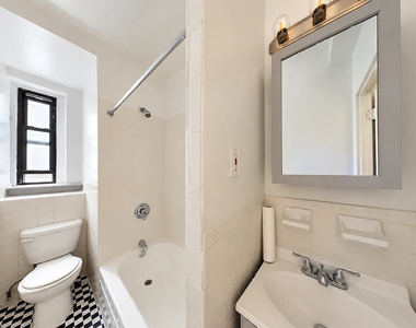 East 73rd Street - Photo Thumbnail 5