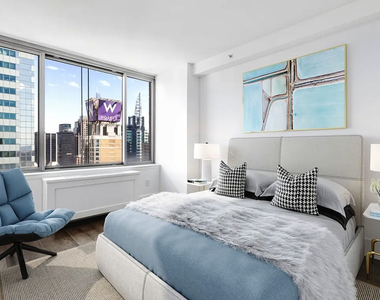 West 47th Street - Photo Thumbnail 3
