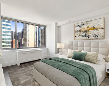 West 47th Street - Photo Thumbnail 2