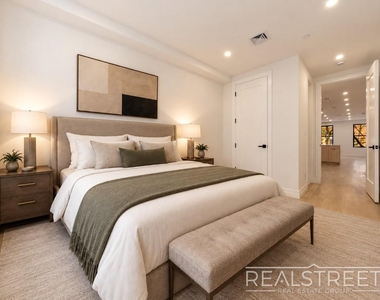 95 Ralph Avenue - Photo Thumbnail 8