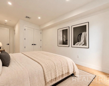 95 Ralph Avenue - Photo Thumbnail 5