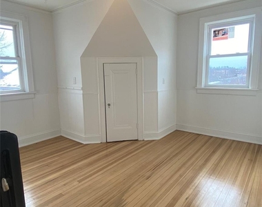 127 Maple Avenue - Photo Thumbnail 7