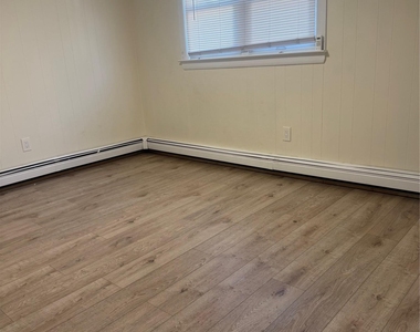 2 Lee Avenue - Photo Thumbnail 1
